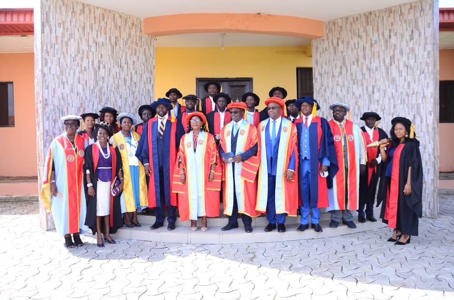 Group photograph of the Chancellor with the members with the Academic Staff